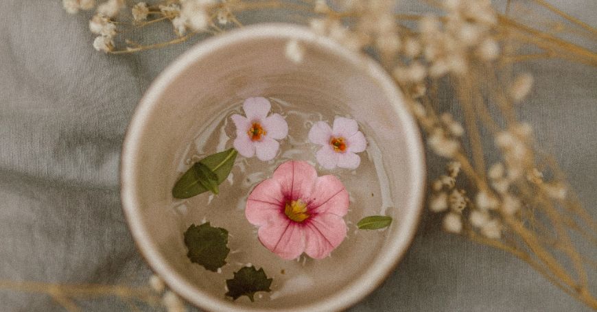 St. John's Water: What It Is, Legend, and Recipe to Prepare It