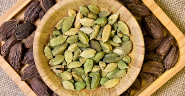 Cardamomo: Cos'è, Proprietà e Usi Culinari