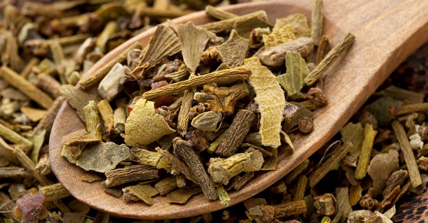 Eufrasia (Euphrasia officinalis): Proprietà e Usi della Pianta