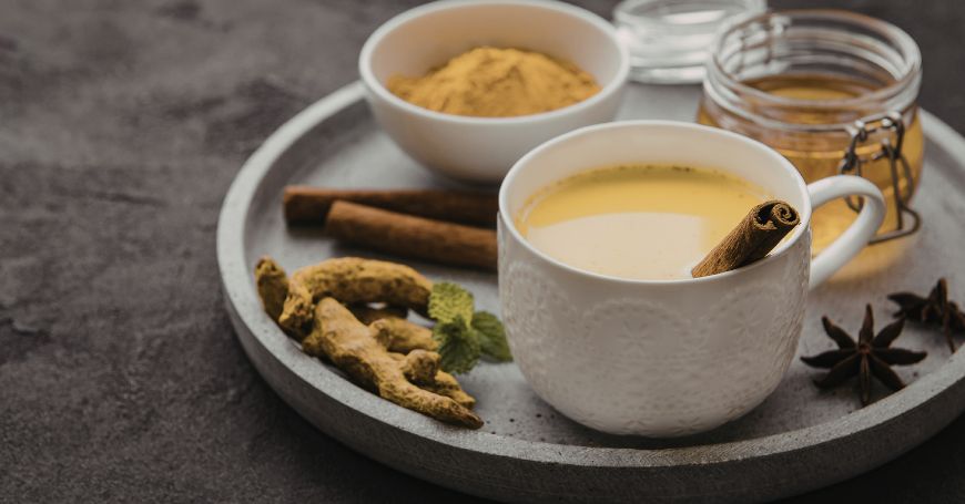 Moon Milk: What It Is, Recipe, and Origins of the Ayurvedic Evening Beverage