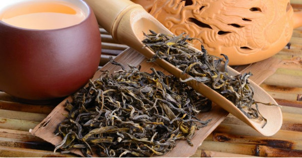 Tè Oolong: Proprietà, Benefici e Preparazione